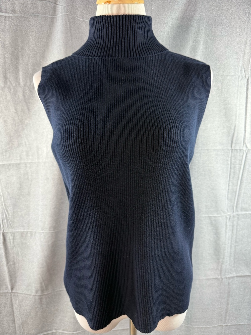 3139-Liz Claiborne Men's Navy Sleeveless Turtleneck Sweater Vest